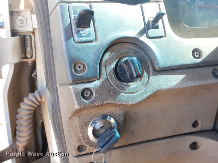 image for item GG9666 2007 Sterling L-Line truck cab and chassis