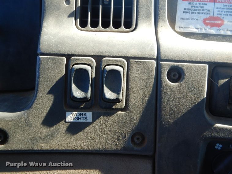 image for item GG9666 2007 Sterling L-Line truck cab and chassis