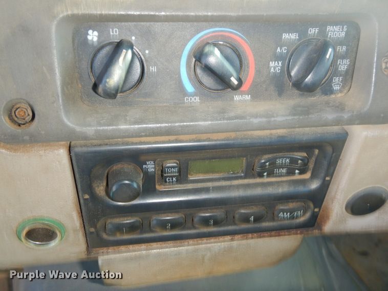 image for item GG9666 2007 Sterling L-Line truck cab and chassis