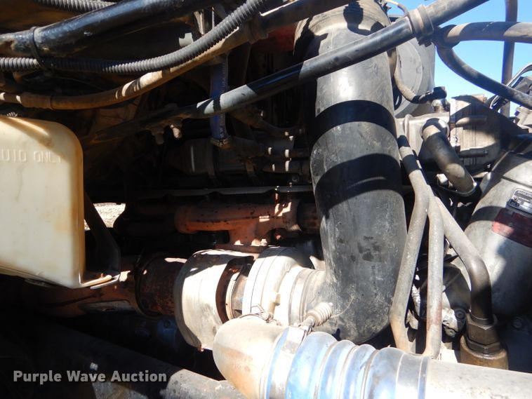 image for item GG9666 2007 Sterling L-Line truck cab and chassis