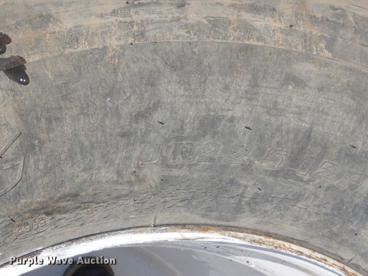 image for item GG9666 2007 Sterling L-Line truck cab and chassis