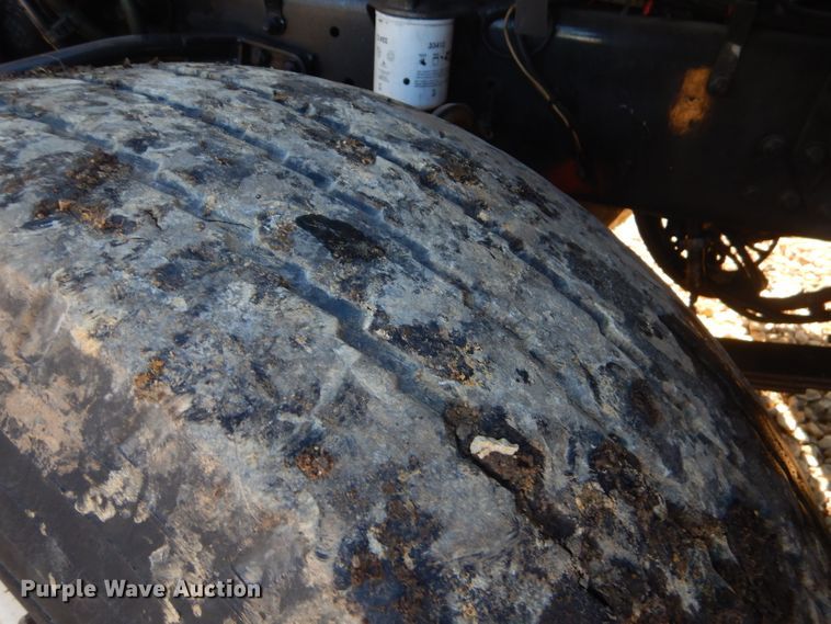 image for item GG9666 2007 Sterling L-Line truck cab and chassis