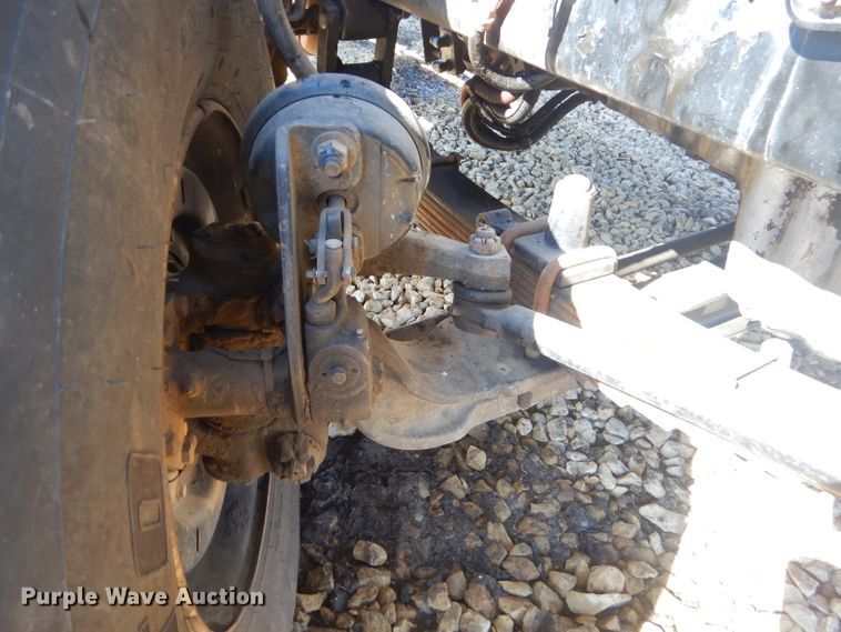 image for item GG9666 2007 Sterling L-Line truck cab and chassis