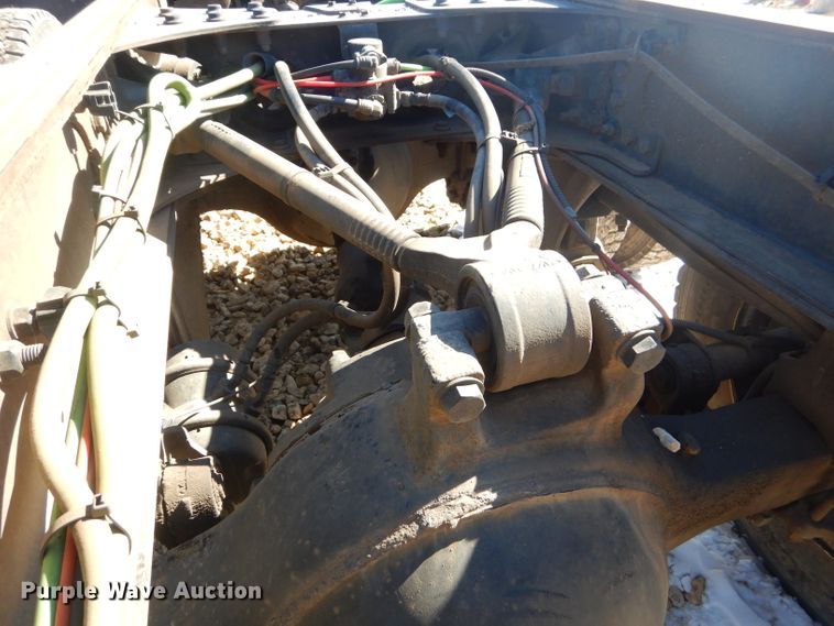 image for item GG9666 2007 Sterling L-Line truck cab and chassis