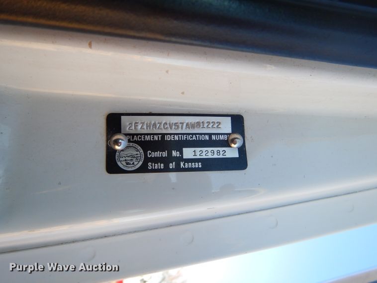 image for item GG9666 2007 Sterling L-Line truck cab and chassis