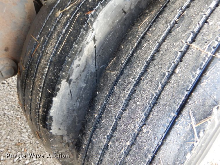 image for item GG9712 2001 Timpte double hopper bottom grain trailer