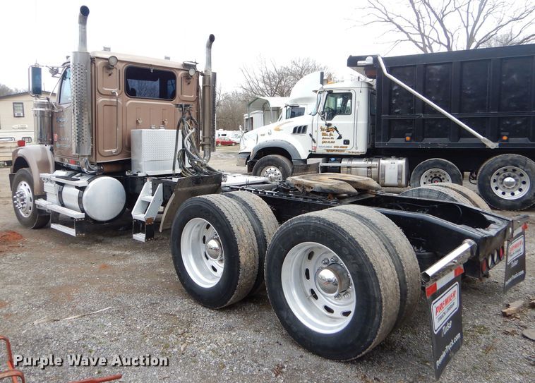 image for item GG9728 2012 Western Star 4900FA semi truck