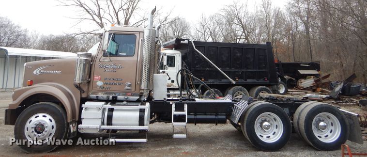 image for item GG9728 2012 Western Star 4900FA semi truck