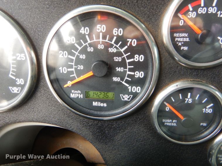 image for item GG9728 2012 Western Star 4900FA semi truck