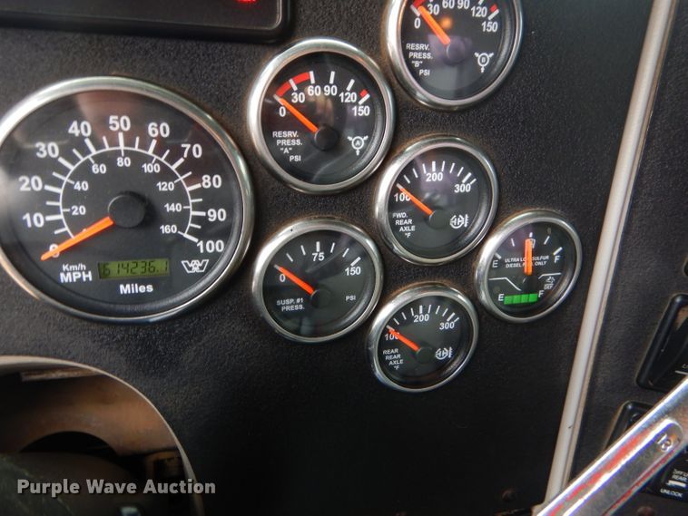 image for item GG9728 2012 Western Star 4900FA semi truck