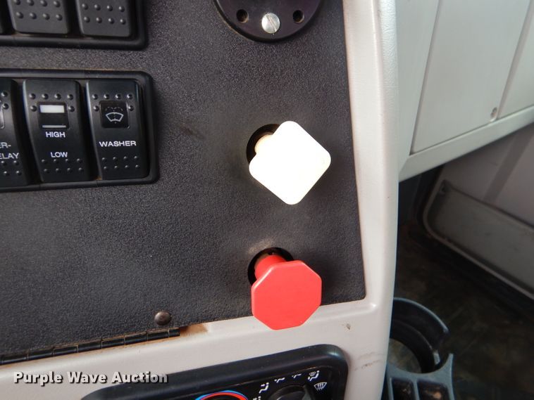 image for item GG9728 2012 Western Star 4900FA semi truck