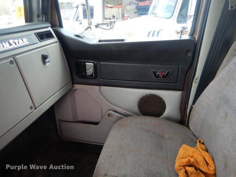 image for item GG9728 2012 Western Star 4900FA semi truck