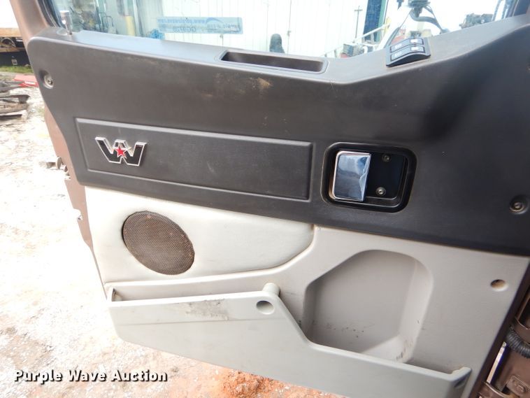 image for item GG9728 2012 Western Star 4900FA semi truck