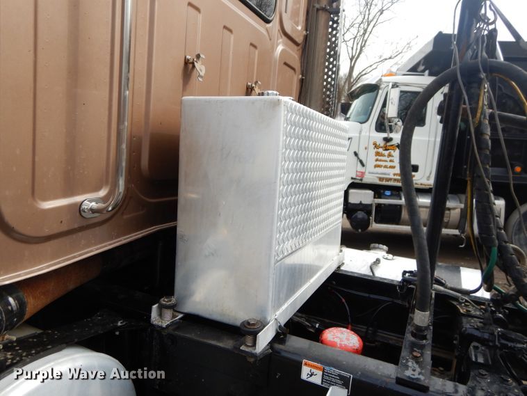 image for item GG9728 2012 Western Star 4900FA semi truck