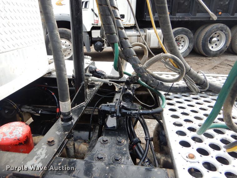 image for item GG9728 2012 Western Star 4900FA semi truck