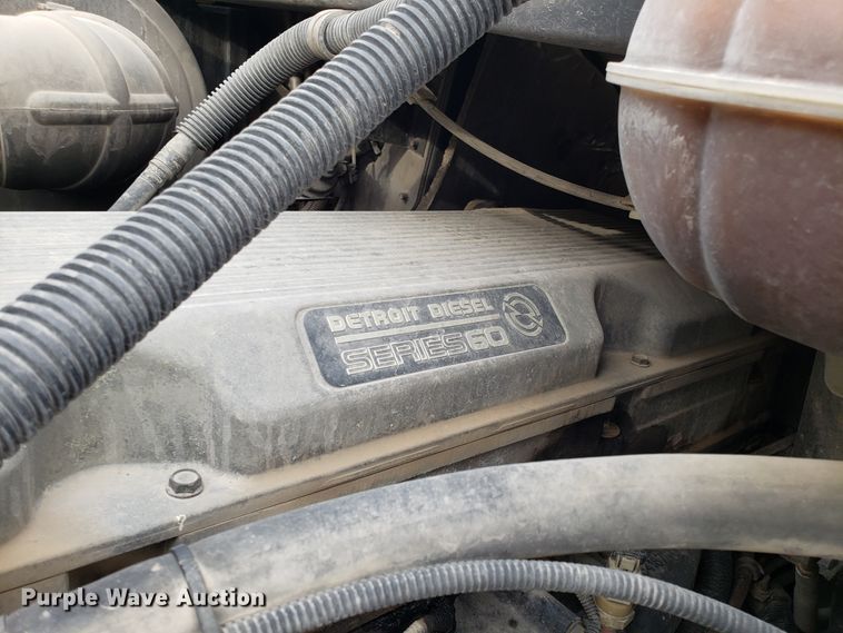 image for item L1430 2006 Freightliner Columbia 120 semi truck