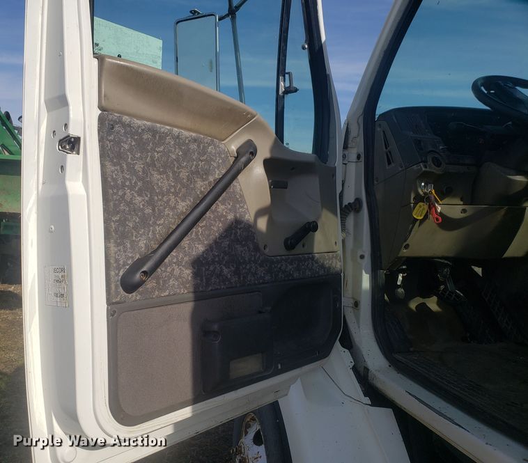 image for item L1431 2000 Sterling A-Line semi truck