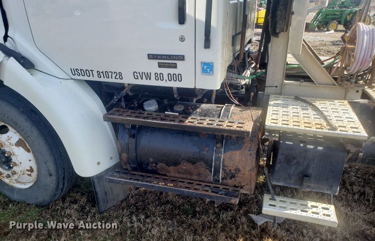 image for item L1431 2000 Sterling A-Line semi truck