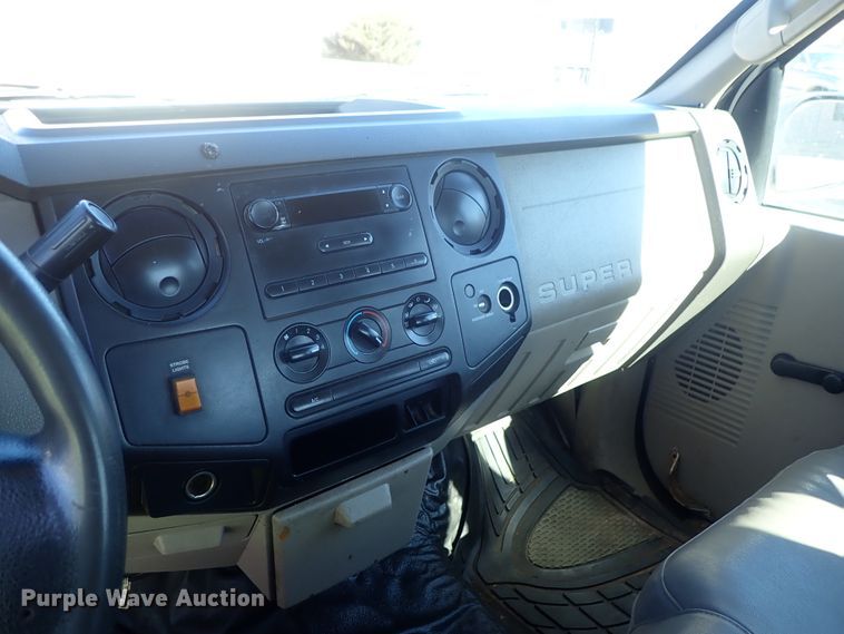 image for item DC3300 2008 Ford F250 Super Duty SuperCab pickup truck