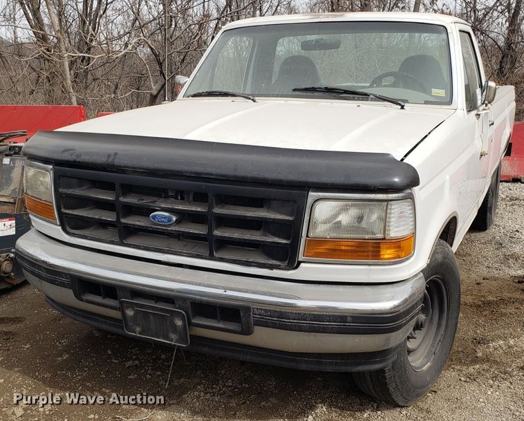 image for item DD2630 1996 Ford F250 pickup truck