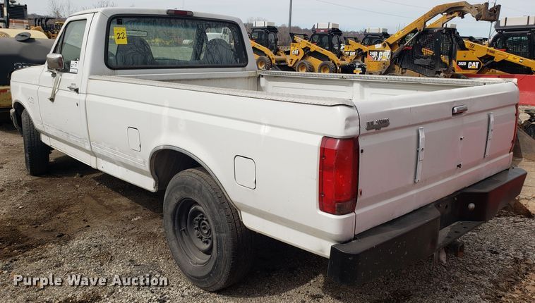 image for item DD2630 1996 Ford F250 pickup truck