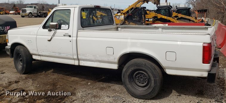 image for item DD2630 1996 Ford F250 pickup truck
