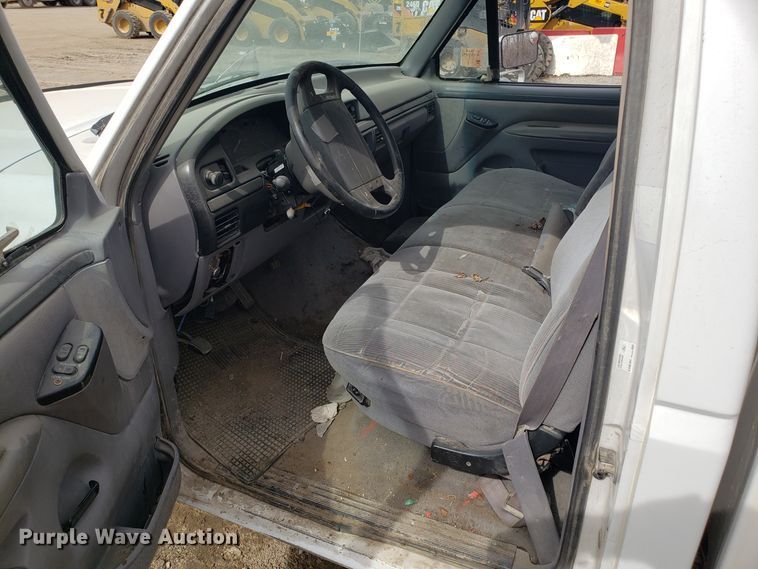 image for item DD2630 1996 Ford F250 pickup truck
