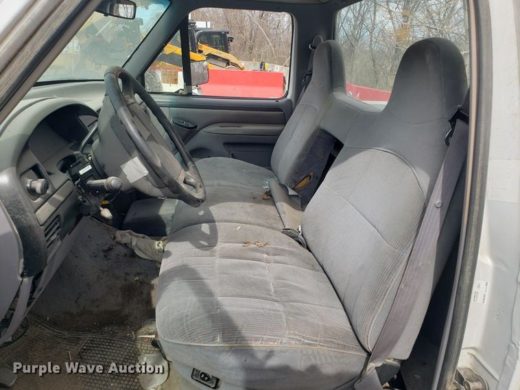 image for item DD2630 1996 Ford F250 pickup truck