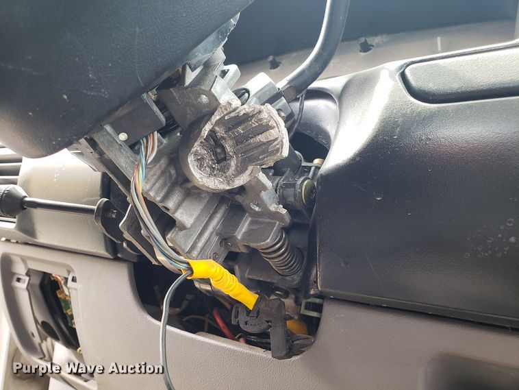 image for item DD2630 1996 Ford F250 pickup truck