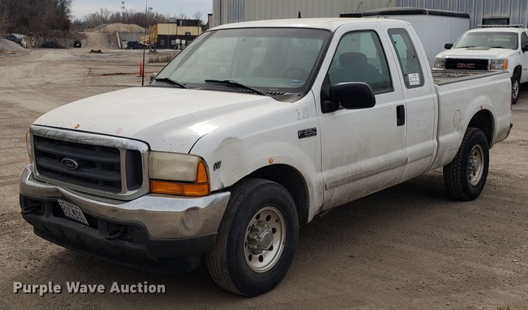 image for item DD2631 2001 Ford F250 Super Duty SuperCab pickup truck