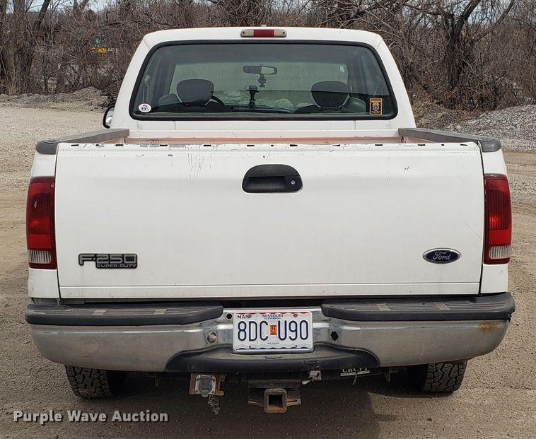 image for item DD2631 2001 Ford F250 Super Duty SuperCab pickup truck