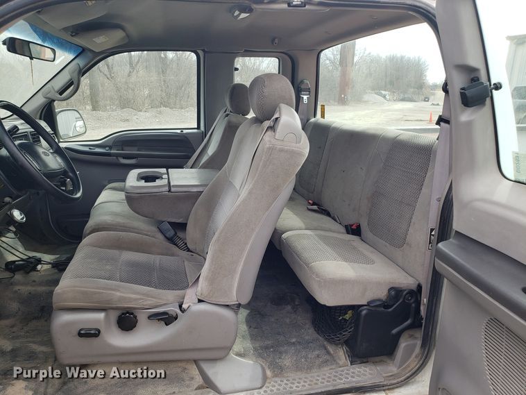 image for item DD2631 2001 Ford F250 Super Duty SuperCab pickup truck