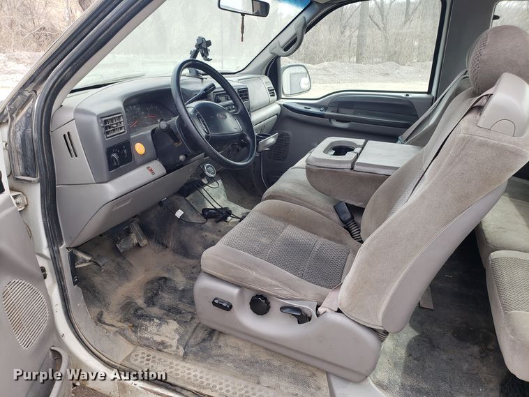 image for item DD2631 2001 Ford F250 Super Duty SuperCab pickup truck
