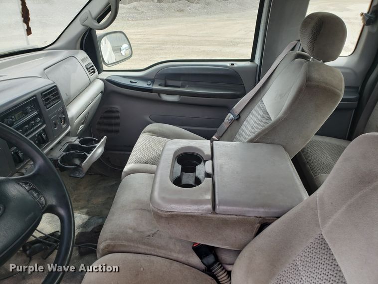 image for item DD2631 2001 Ford F250 Super Duty SuperCab pickup truck