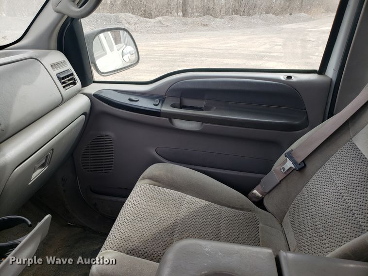 image for item DD2631 2001 Ford F250 Super Duty SuperCab pickup truck