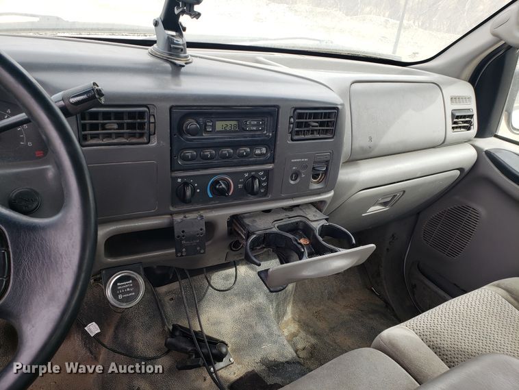 image for item DD2631 2001 Ford F250 Super Duty SuperCab pickup truck