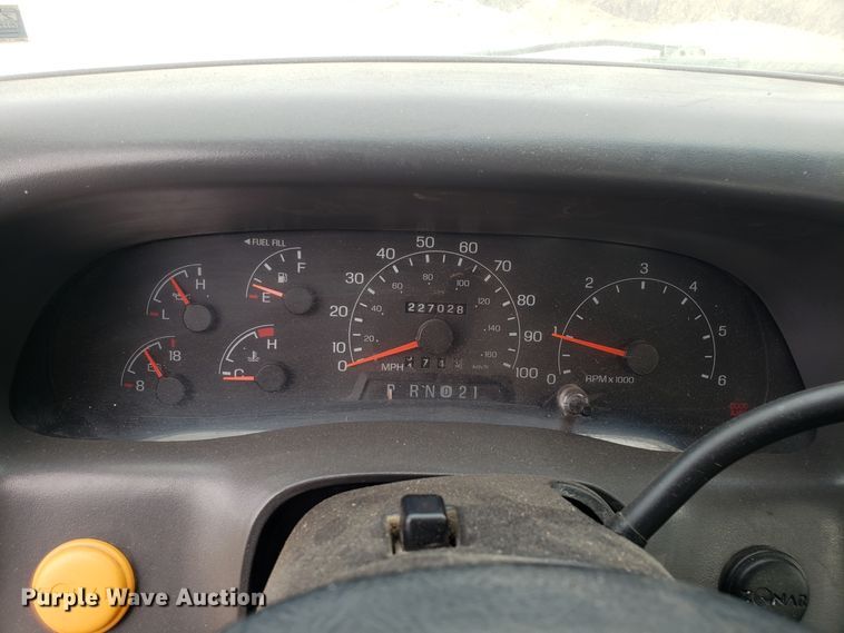 image for item DD2631 2001 Ford F250 Super Duty SuperCab pickup truck