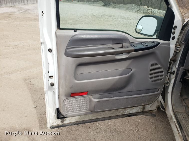 image for item DD2631 2001 Ford F250 Super Duty SuperCab pickup truck