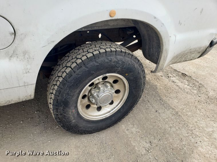 image for item DD2631 2001 Ford F250 Super Duty SuperCab pickup truck