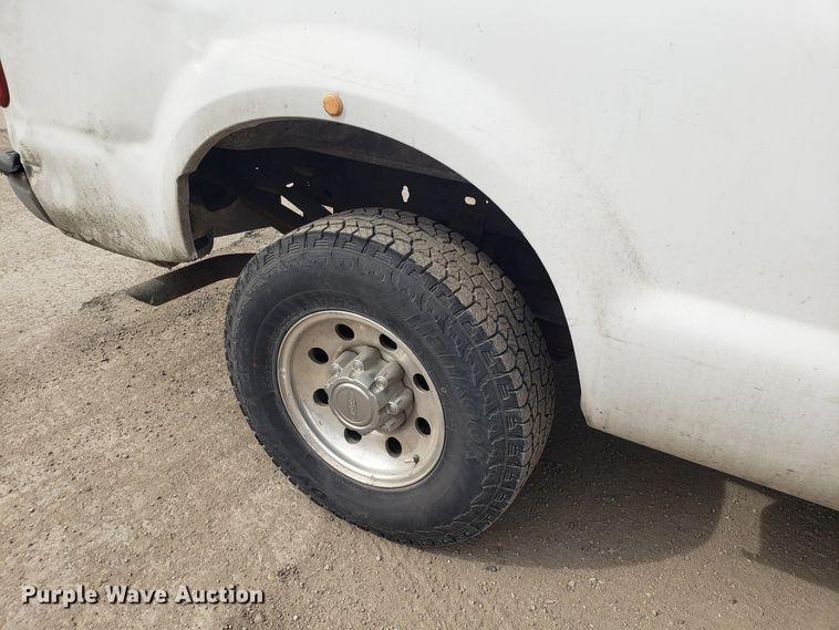 image for item DD2631 2001 Ford F250 Super Duty SuperCab pickup truck