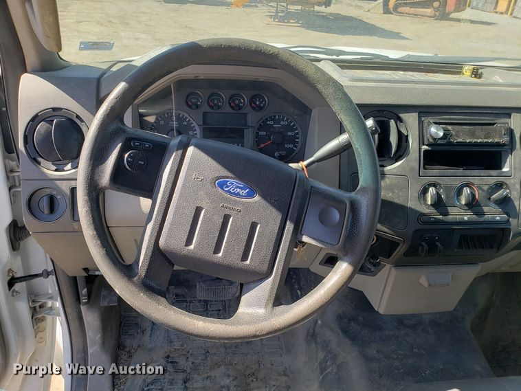 image for item DD2633 2009 Ford F250 Super Duty pickup truck