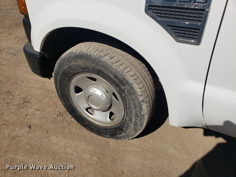 image for item DD2633 2009 Ford F250 Super Duty pickup truck