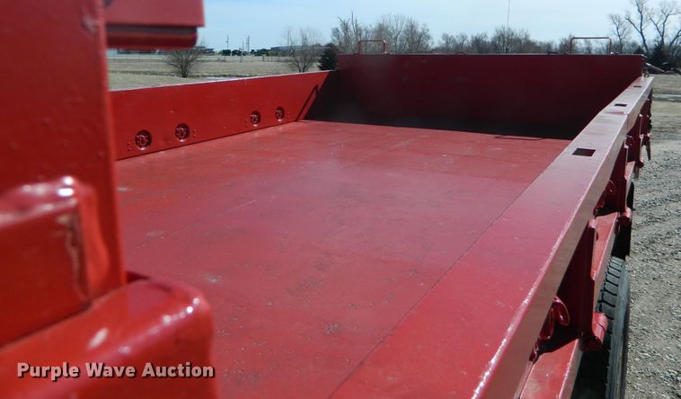 image for item DE4439 1999 International 4700 flatbed truck