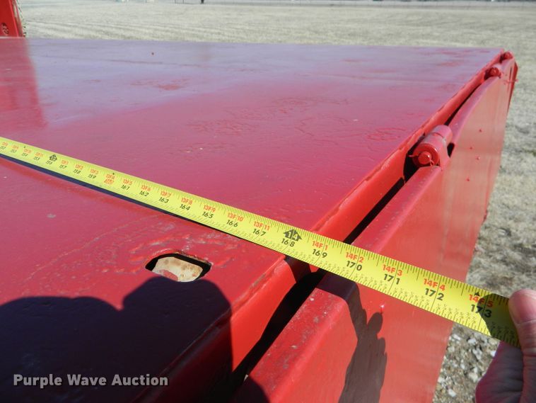 image for item DE4439 1999 International 4700 flatbed truck