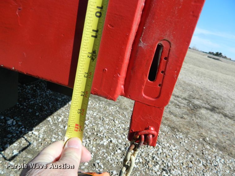 image for item DE4439 1999 International 4700 flatbed truck