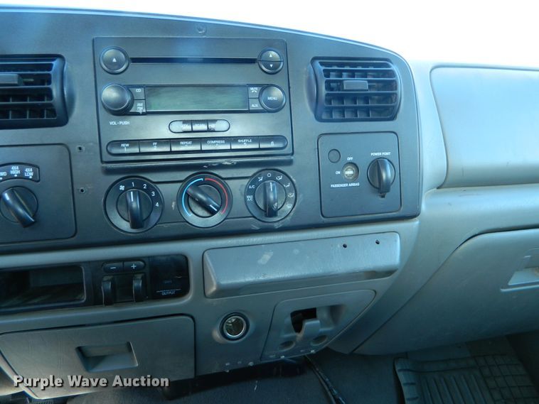 image for item DE4440 2006 Ford F250 Super Duty SuperCab pickup truck