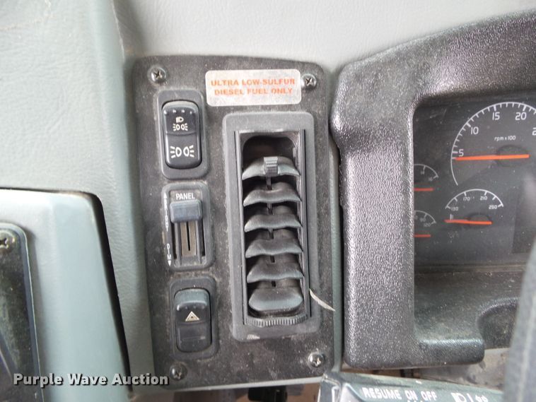 image for item DF0825 2010 Blue Bird Vision school bus