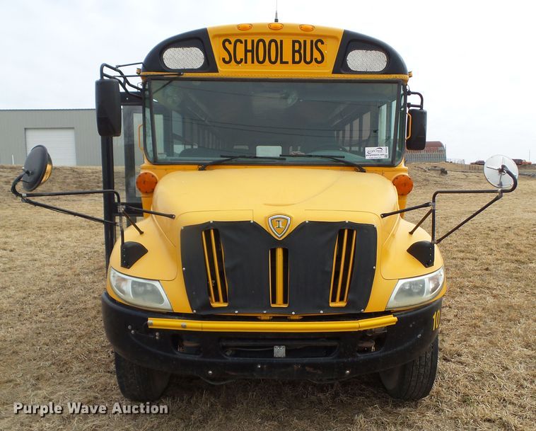 image for item DF0826 2005 International 3000 school bus