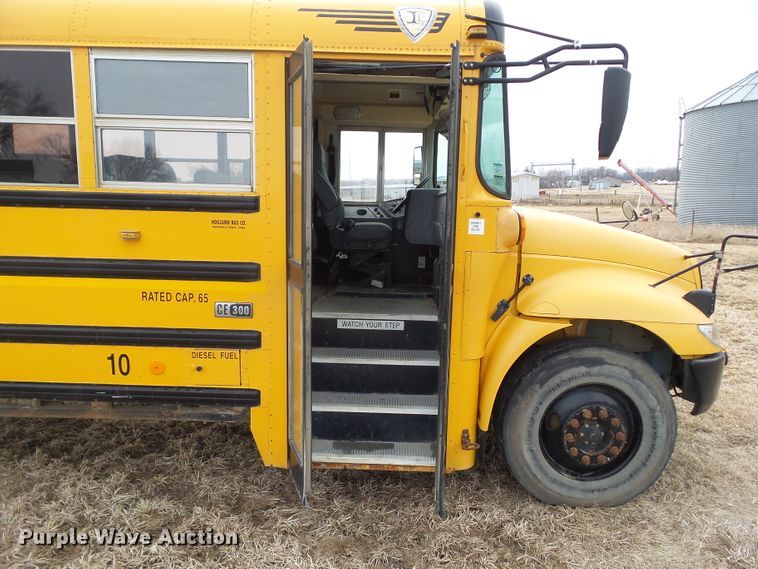 image for item DF0826 2005 International 3000 school bus