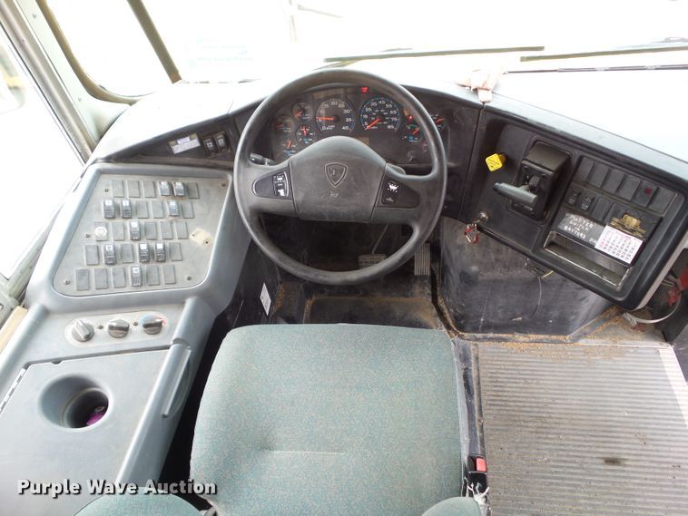 image for item DF0826 2005 International 3000 school bus